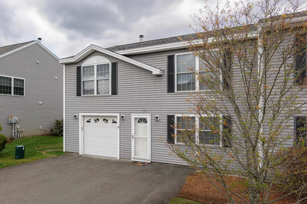 15 Red Sox Lane Raymond NH 03077