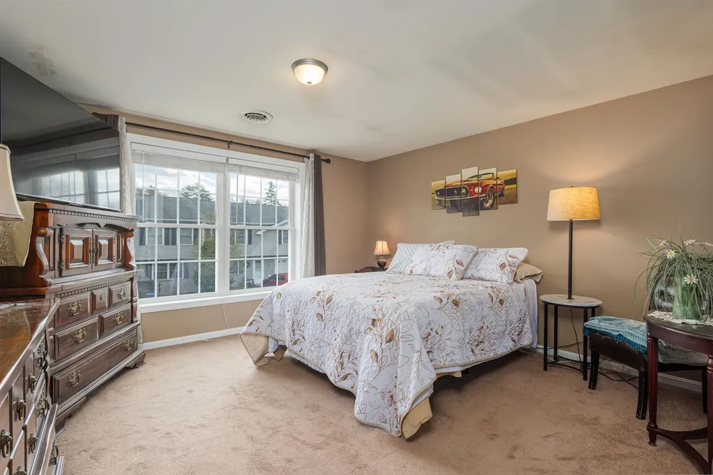 15 Red Sox Lane Raymond NH 03077