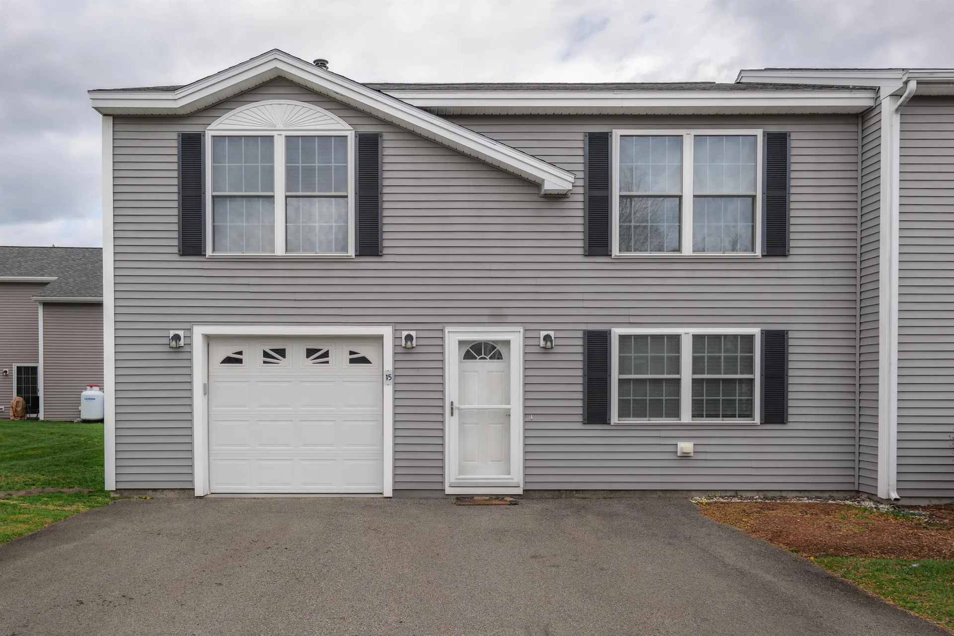 15 Red Sox Lane Raymond NH 03077