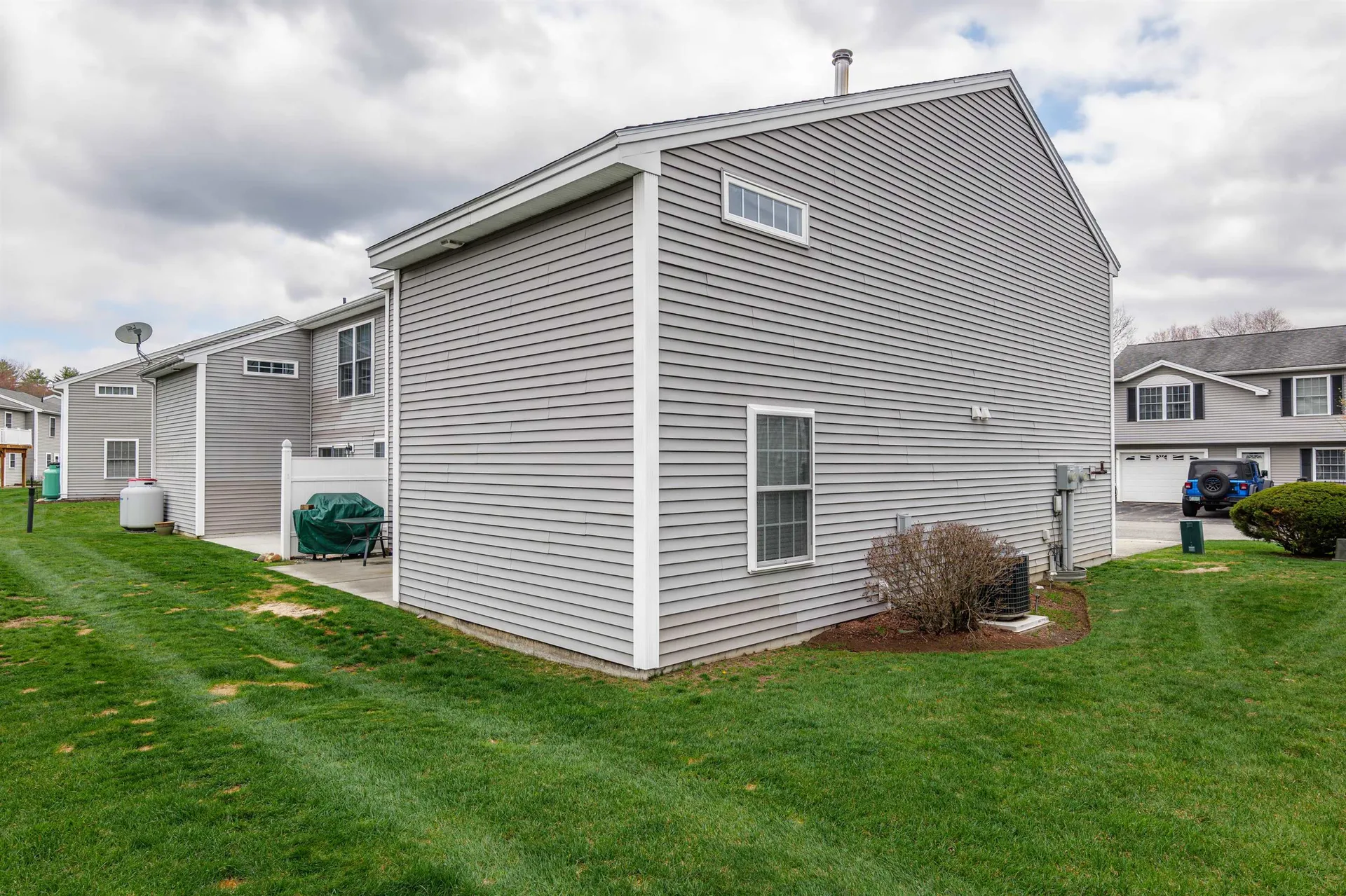 15 Red Sox Lane Raymond NH 03077
