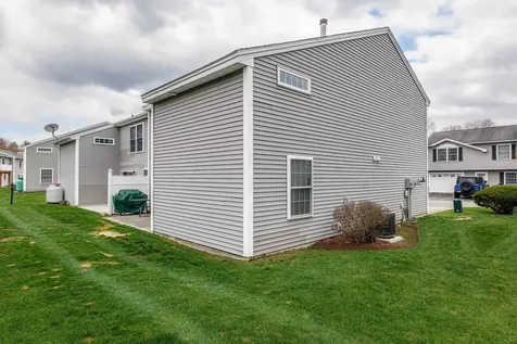 15 Red Sox Lane Raymond NH 03077