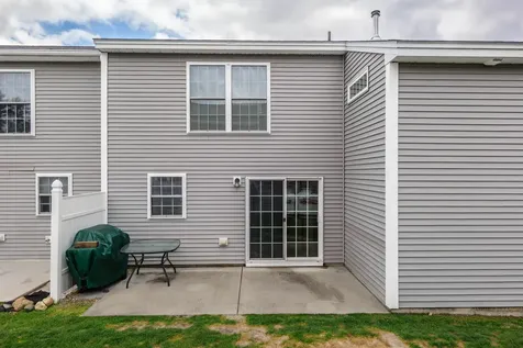 15 Red Sox Lane Raymond NH 03077