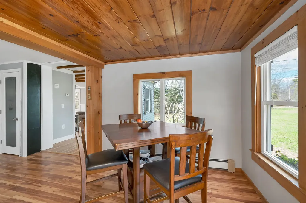 8 Beauview Street Rochester NH 03867
