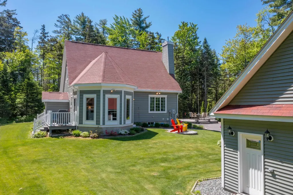 105 Loft Circle Campton NH 03223