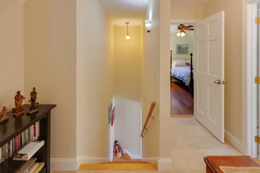 105 Loft Circle Campton NH 03223