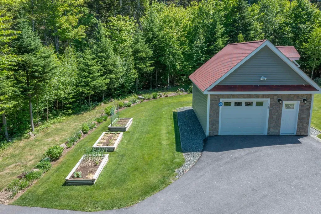 105 Loft Circle Campton NH 03223