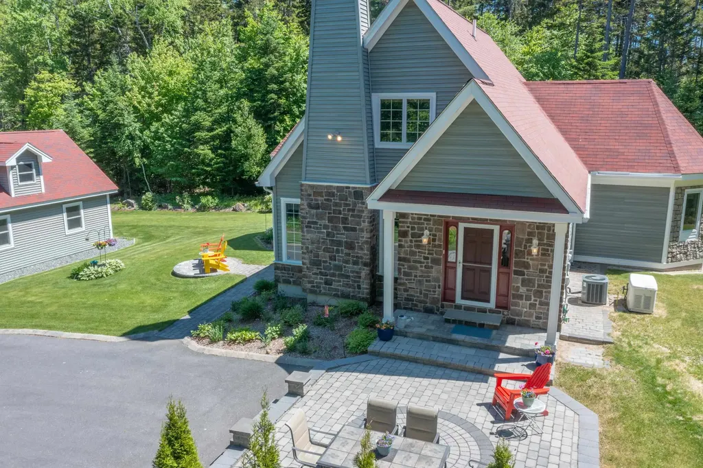 105 Loft Circle Campton NH 03223