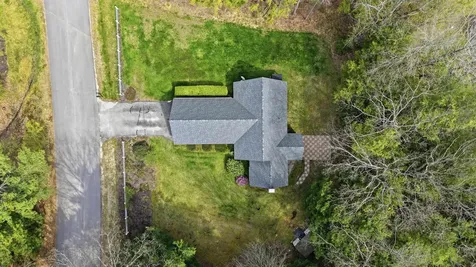 7 Picard Road Peterborough NH 03458