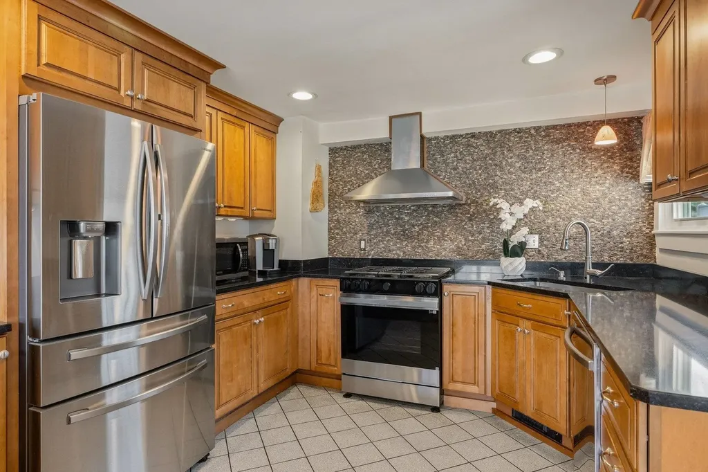 163 Ocean Road Portsmouth NH 03801
