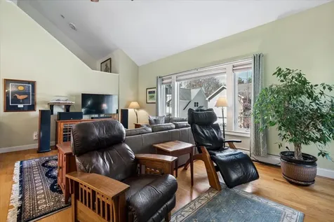 198 Mclane Way Manchester NH 03104