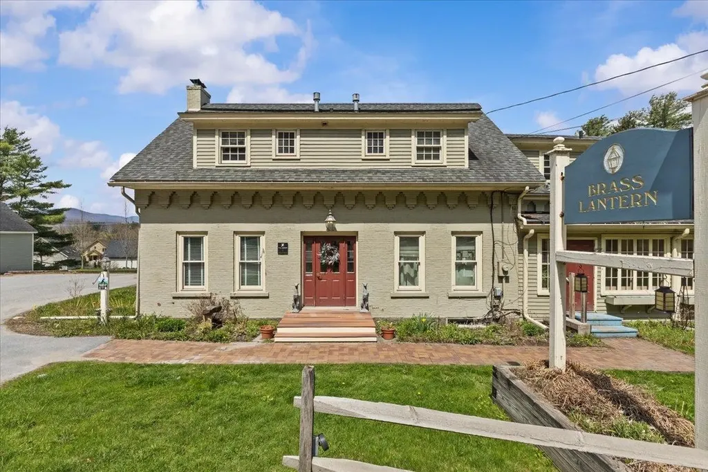 717 Maple Street Stowe VT 05672