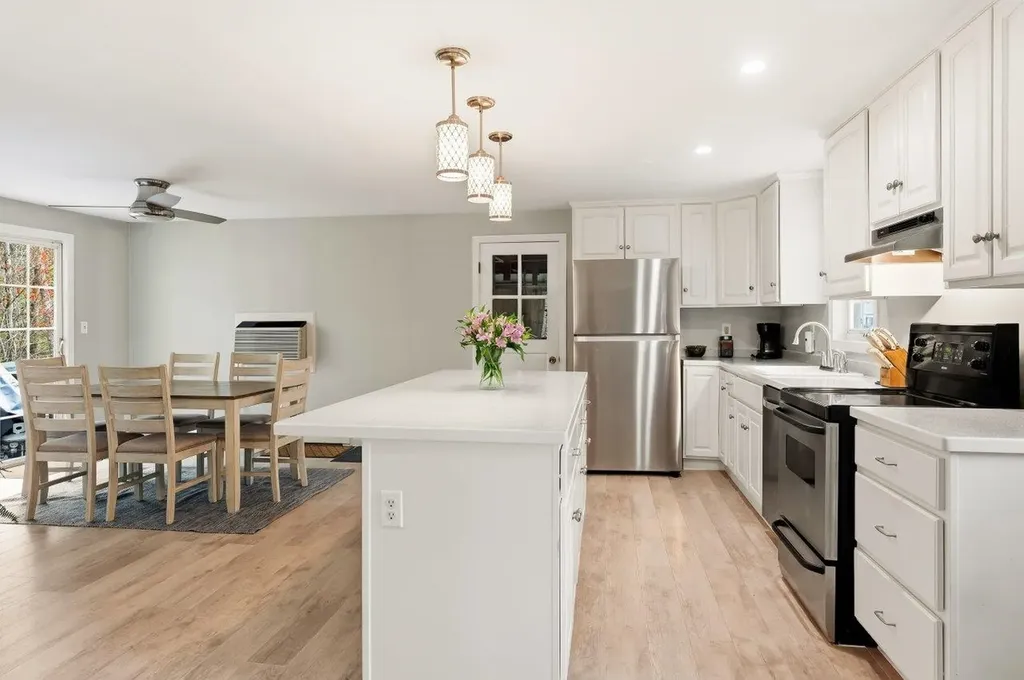 21 Gary Lane Exeter NH 03833