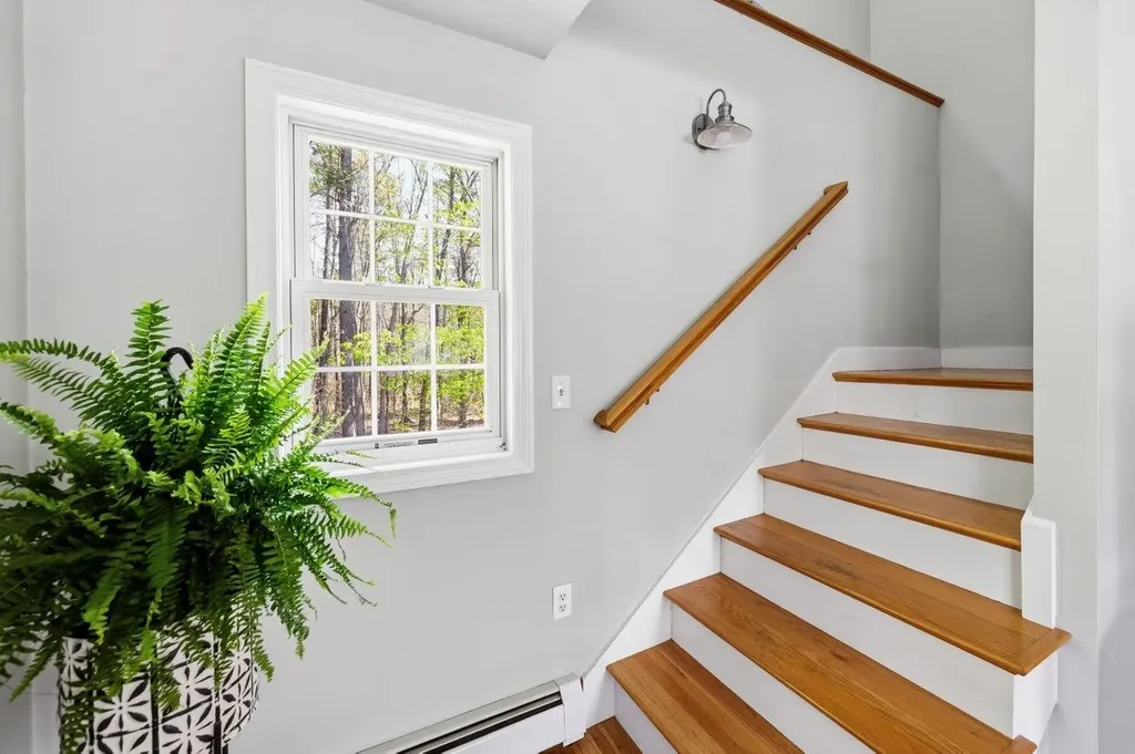 21 Gary Lane Exeter NH 03833