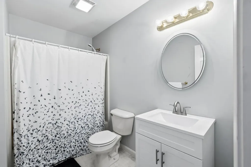 21 Gary Lane Exeter NH 03833