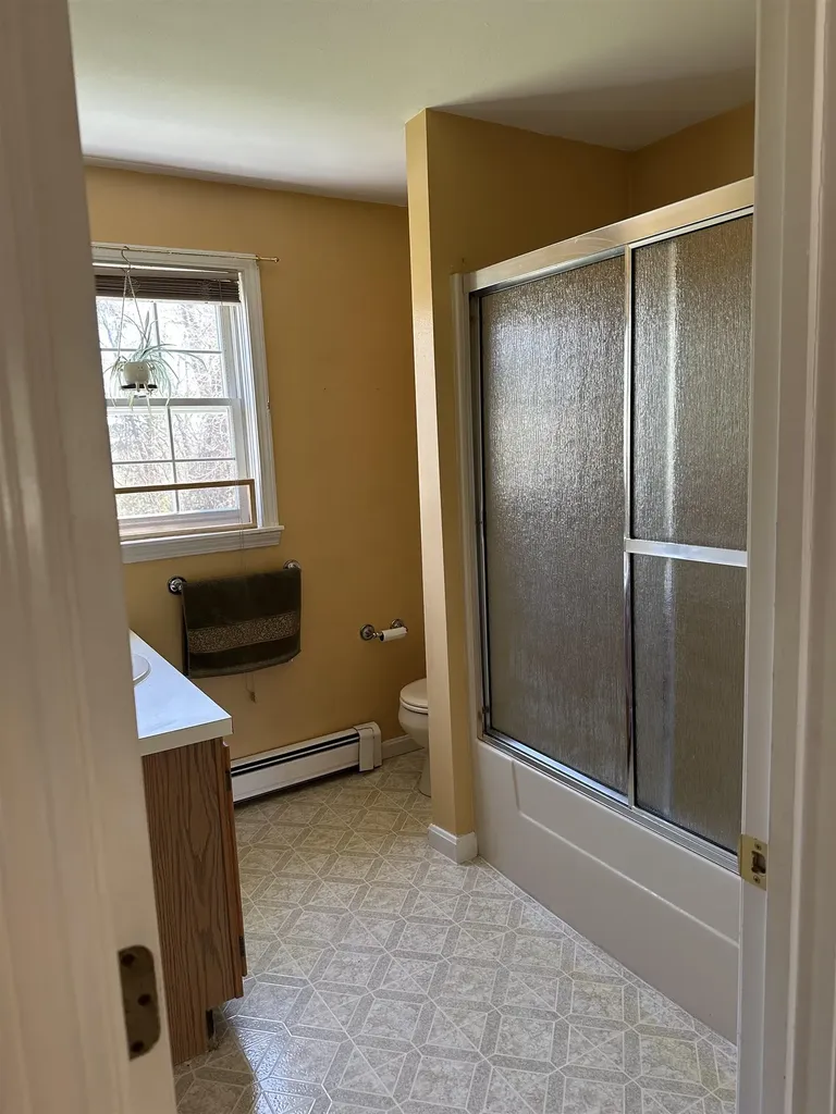 18 Sullivan Court Salem NH 03079