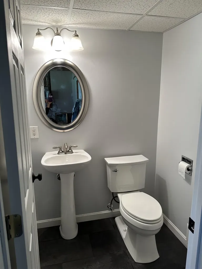 18 Sullivan Court Salem NH 03079
