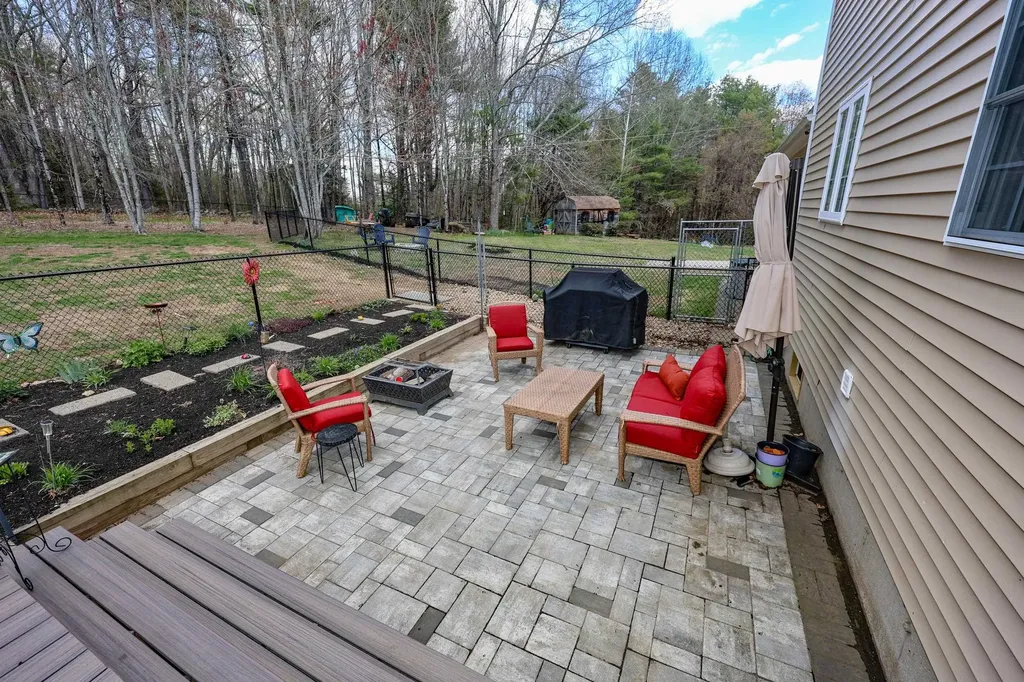 118 Harriman Hill Road Raymond NH 03077