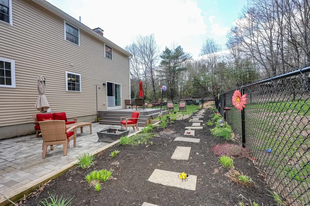 118 Harriman Hill Road Raymond NH 03077