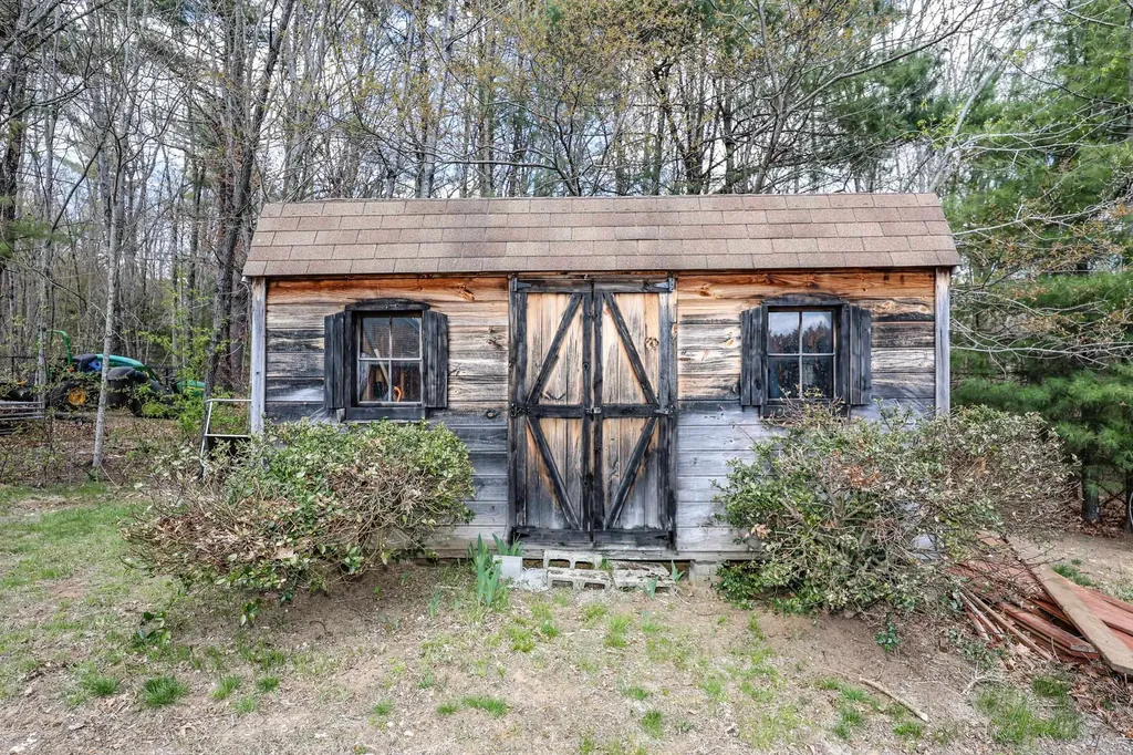 118 Harriman Hill Road Raymond NH 03077
