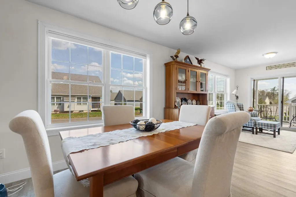 2 Strawberry Lane Hooksett NH 03106