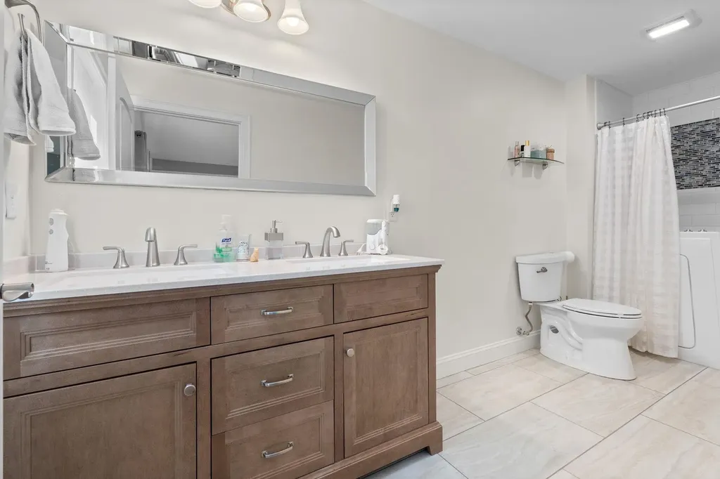 2 Strawberry Lane Hooksett NH 03106