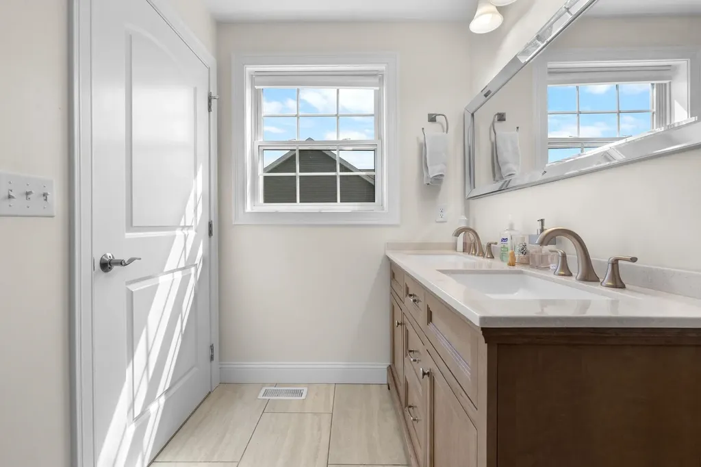 2 Strawberry Lane Hooksett NH 03106