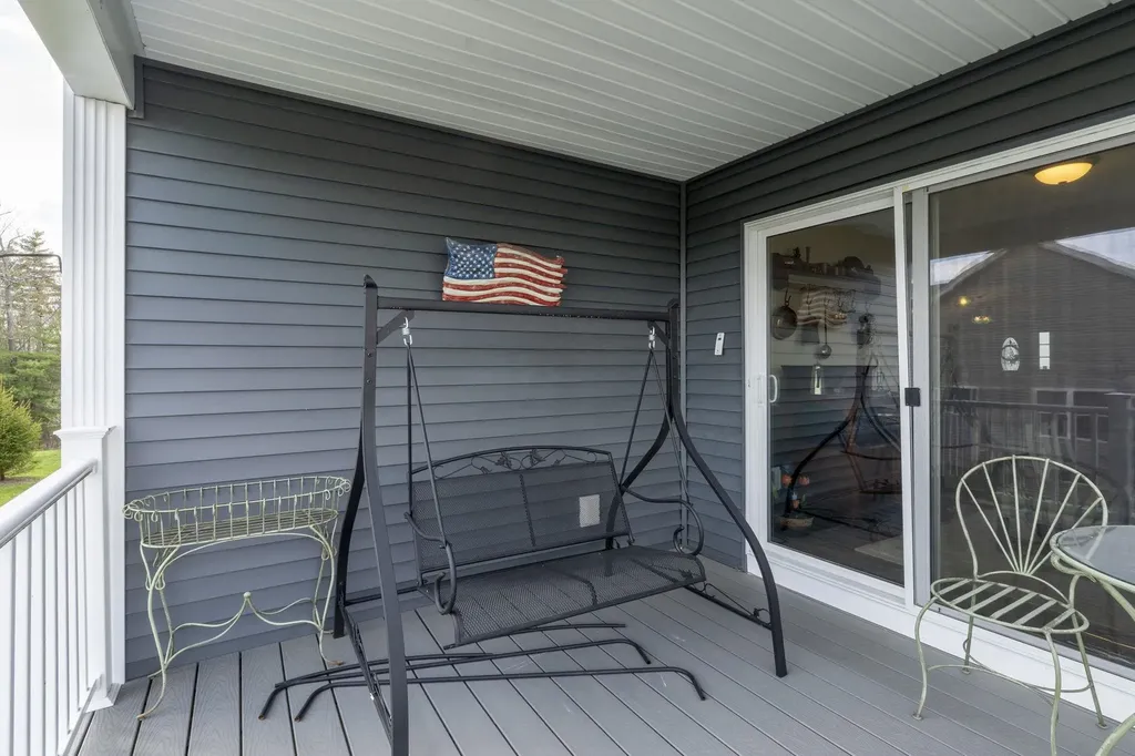 2 Strawberry Lane Hooksett NH 03106