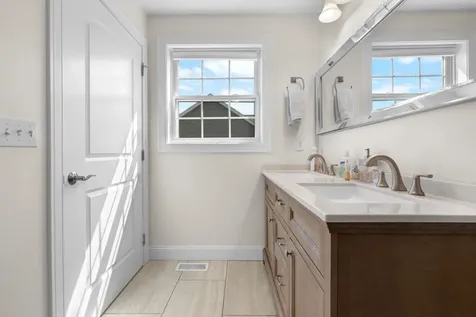 2 Strawberry Lane Hooksett NH 03106