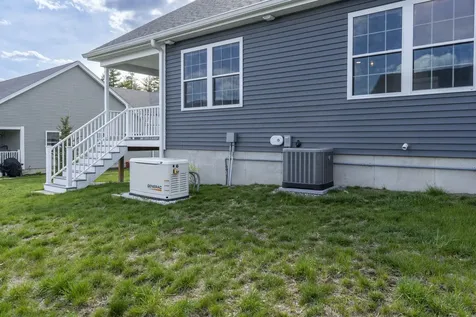 2 Strawberry Lane Hooksett NH 03106