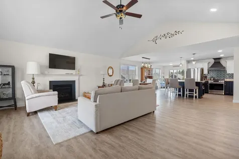 2 Strawberry Lane Hooksett NH 03106