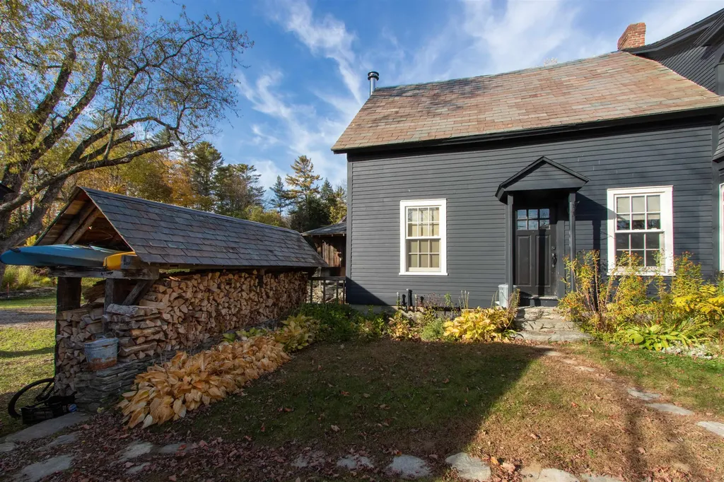 95 Middletown Road Londonderry VT 05155