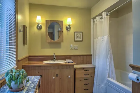 39 Headlands Road Winchester NH 03470
