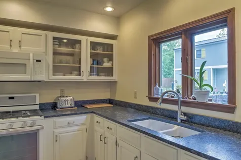 39 Headlands Road Winchester NH 03470