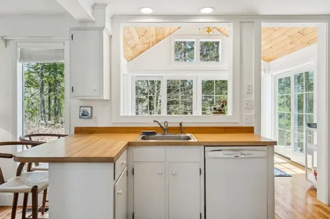 162 Knollwood Drive New London NH 03257