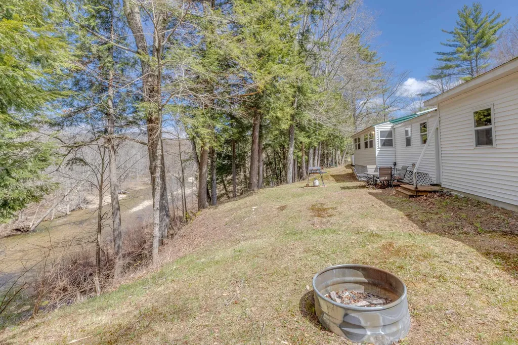3/14 Lloyd Street Campton NH 03223