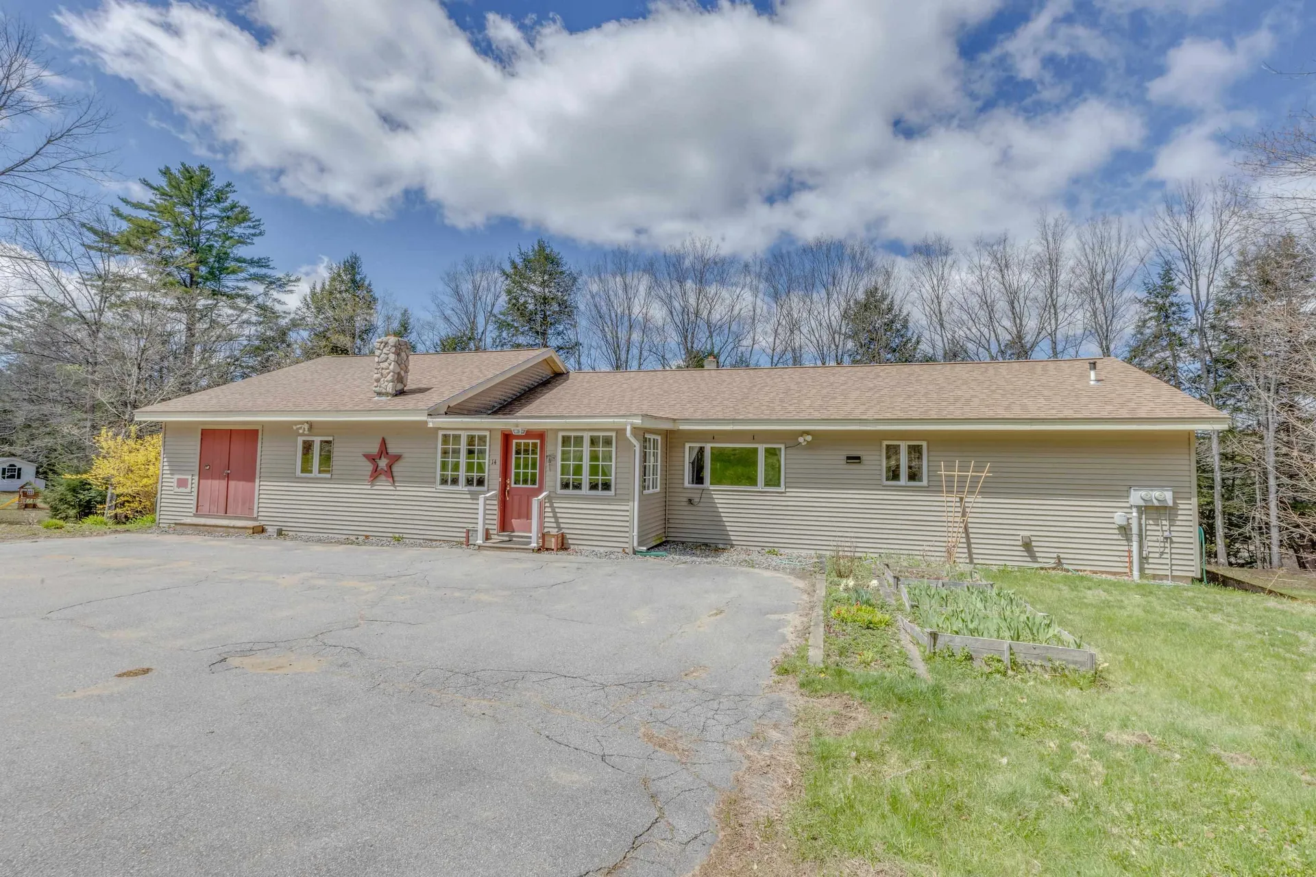 Campton NH, 3/14 Lloyd Street