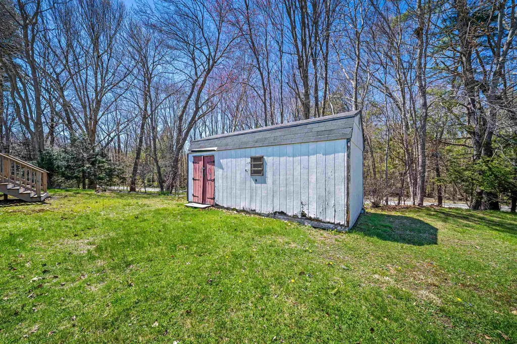 24 Granite Drive North Hampton NH 03862