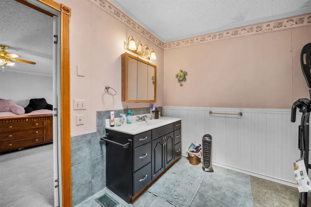 24 Granite Drive North Hampton NH 03862