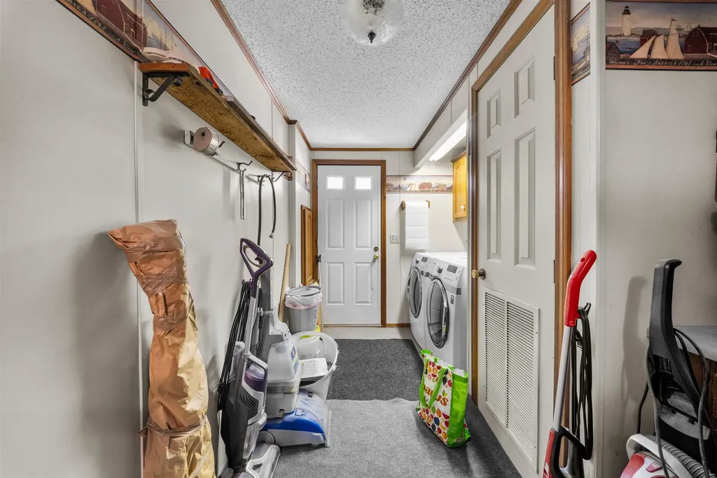 24 Granite Drive North Hampton NH 03862