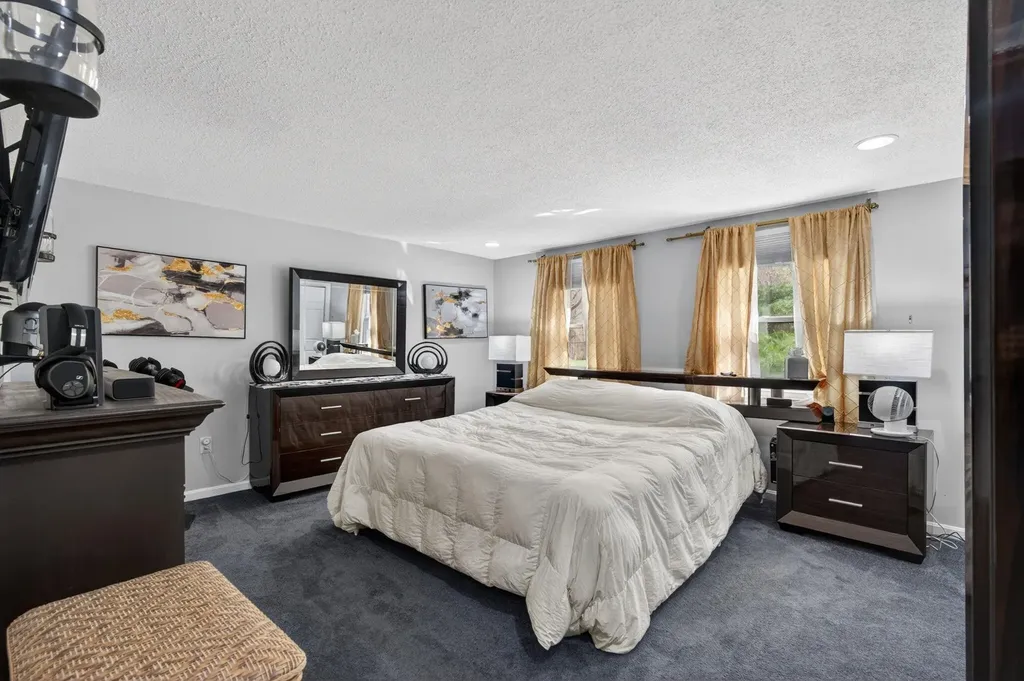 23 Juniper Road Derry NH 03038