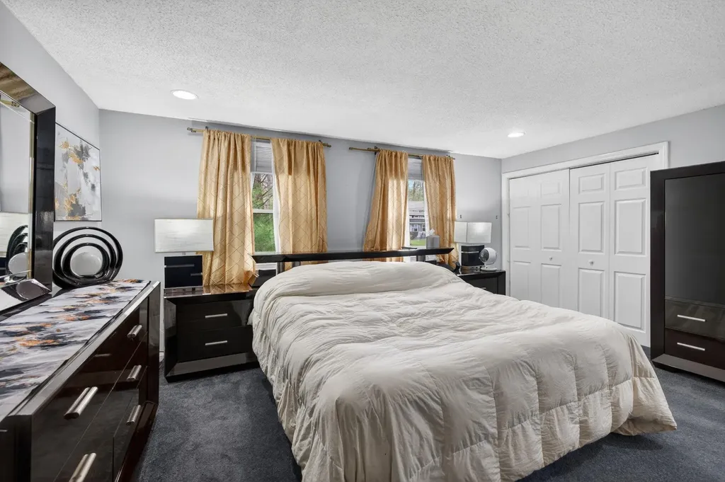 23 Juniper Road Derry NH 03038
