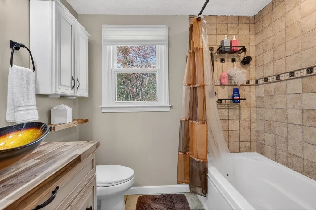 23 Juniper Road Derry NH 03038