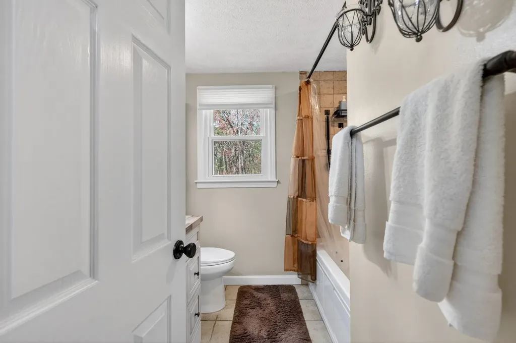 23 Juniper Road Derry NH 03038