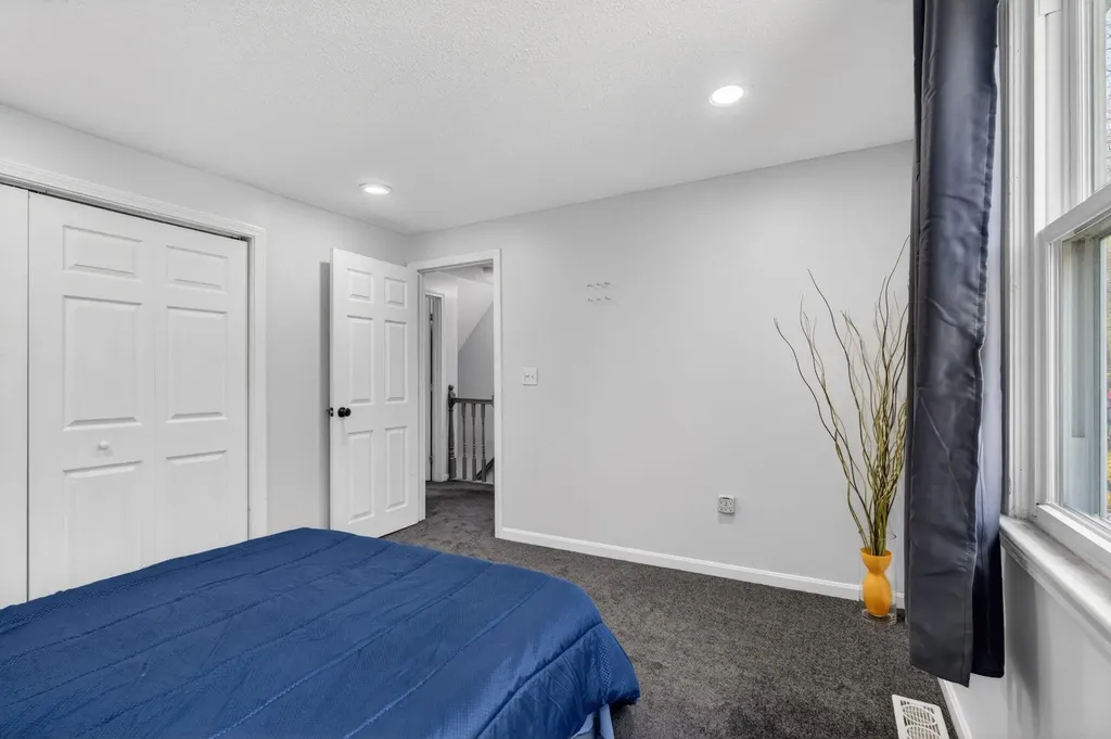 23 Juniper Road Derry NH 03038
