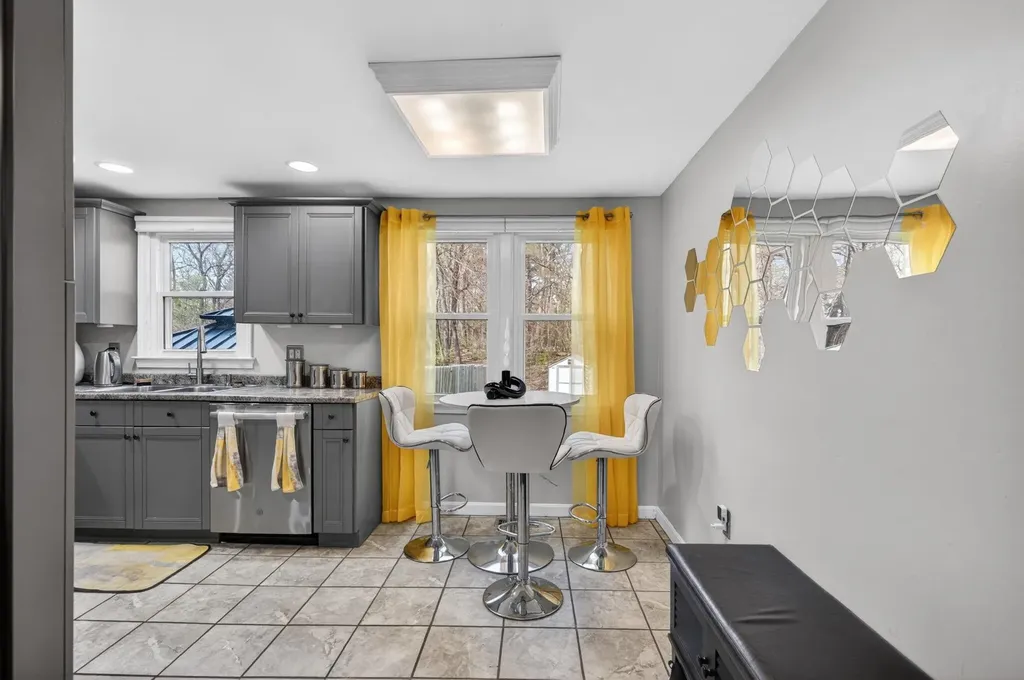 23 Juniper Road Derry NH 03038
