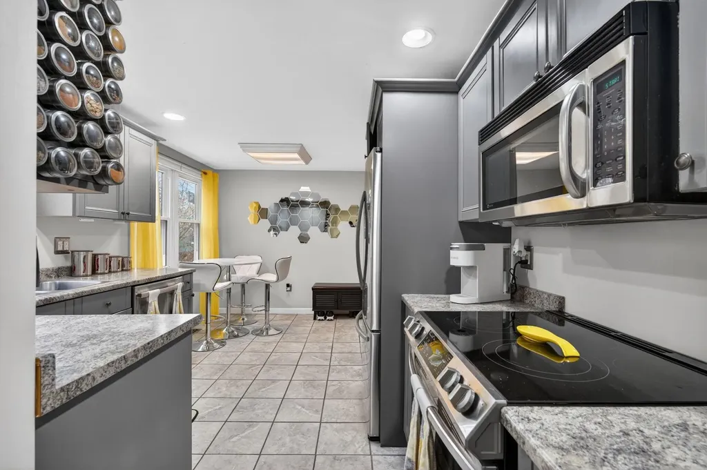 23 Juniper Road Derry NH 03038