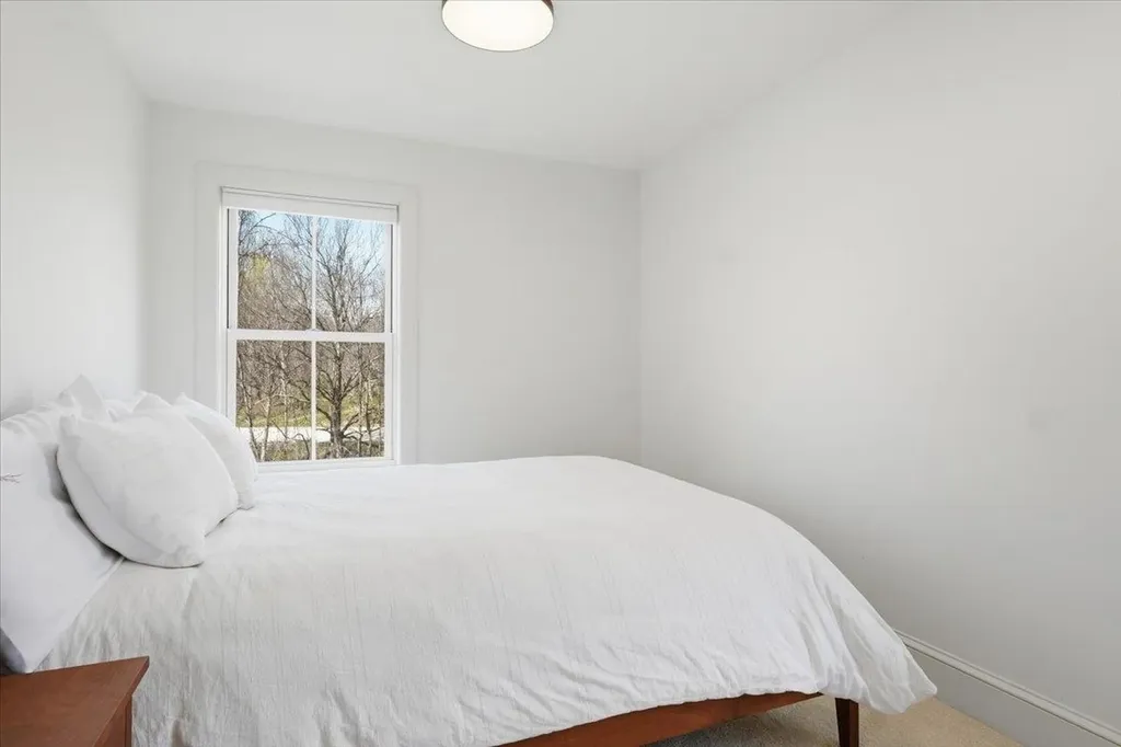 45 Hall Road Lincoln VT 05433
