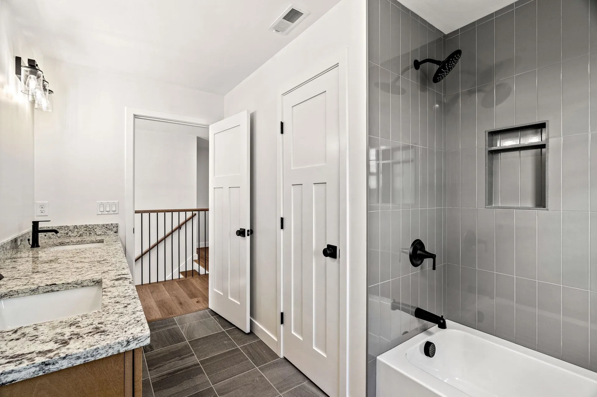 7 Lily Lane Londonderry NH 03053