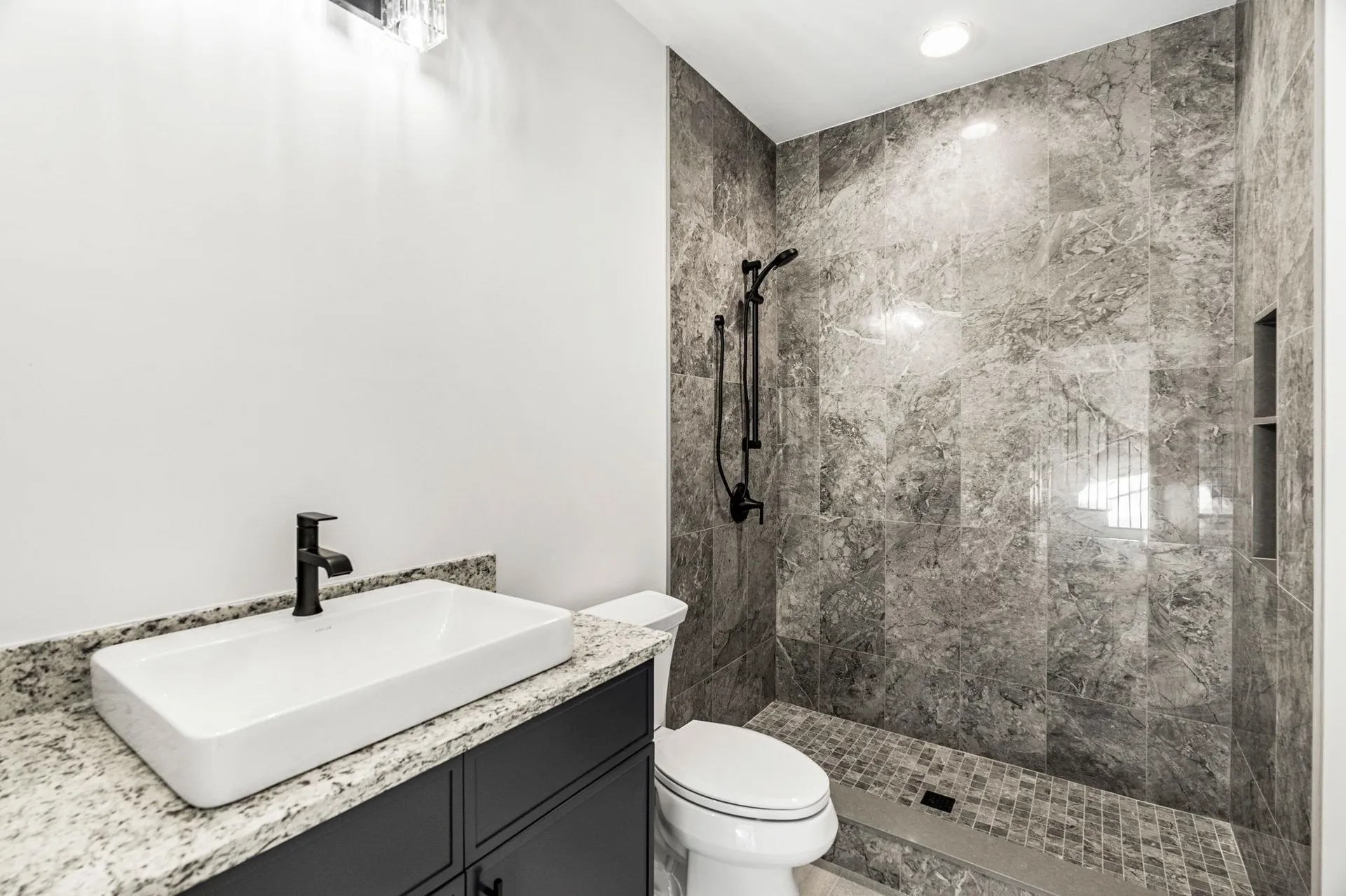 7 Lily Lane Londonderry NH 03053