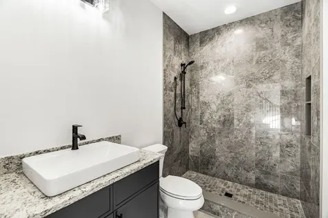 7 Lily Lane Londonderry NH 03053